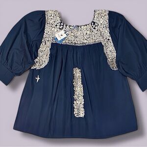 Mi Golondrina • NWT Navy Hand Embroidered Camelia Top || XL
